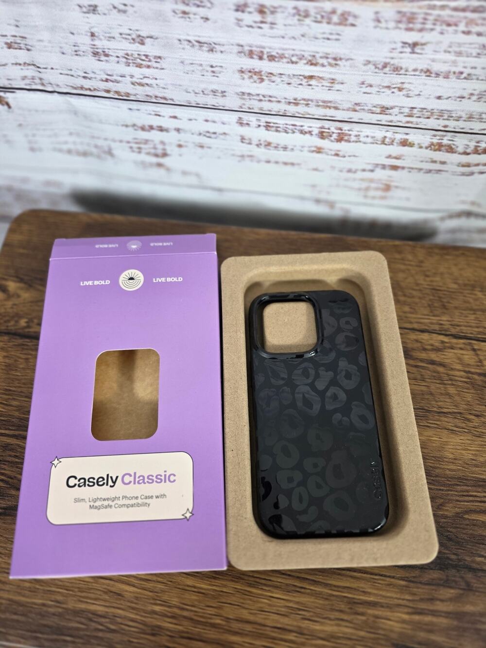 Casely Classic Phone Case Black Leopard Print Iphone 16 Pro